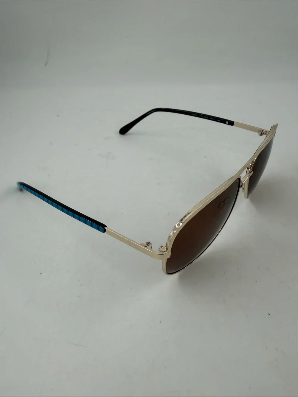 Draper James Women’s Gold Tone Aviator Sunglasses Brown Gradient Lens Brow Bar